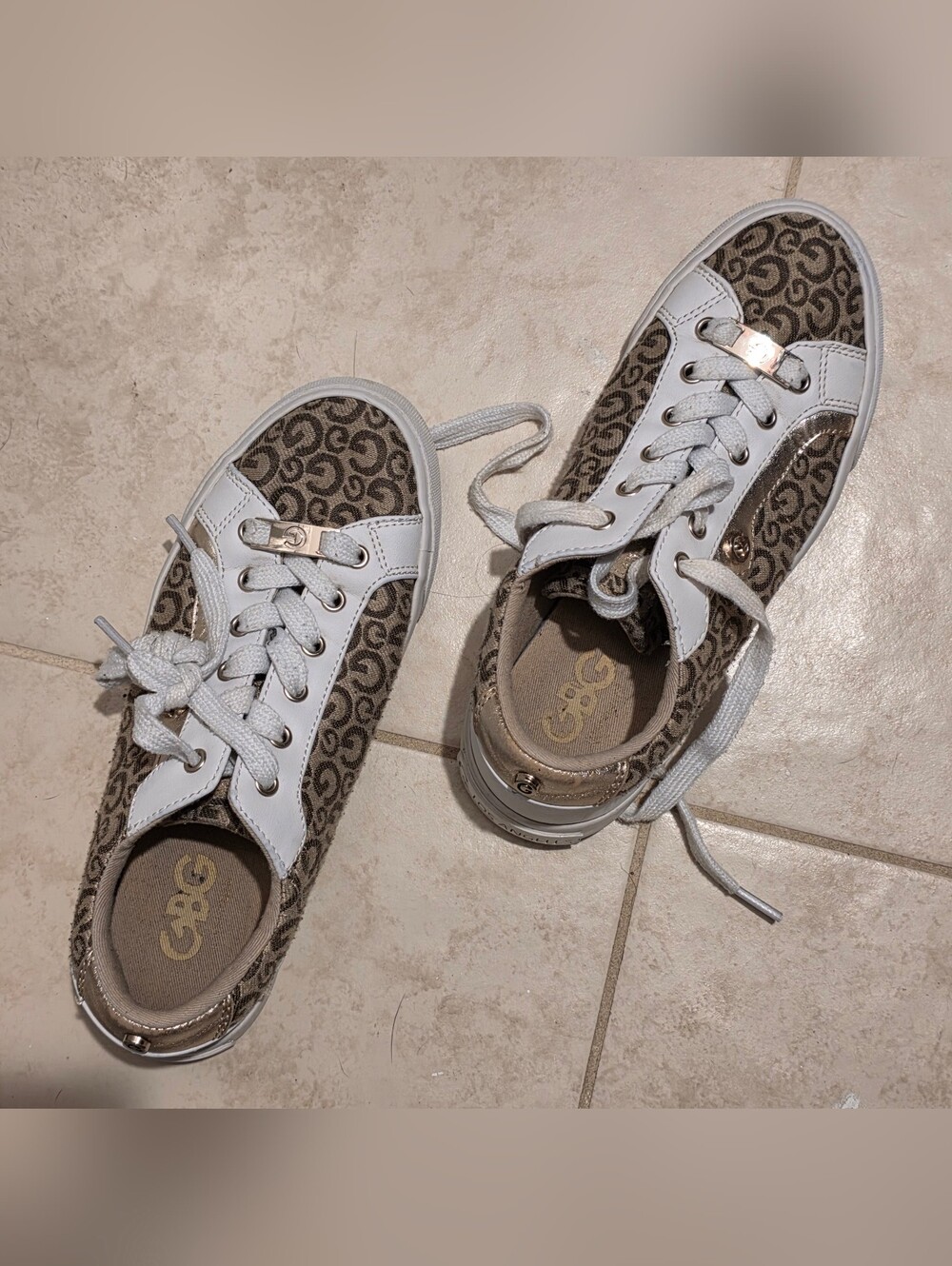 Sneakers Size 5.5
